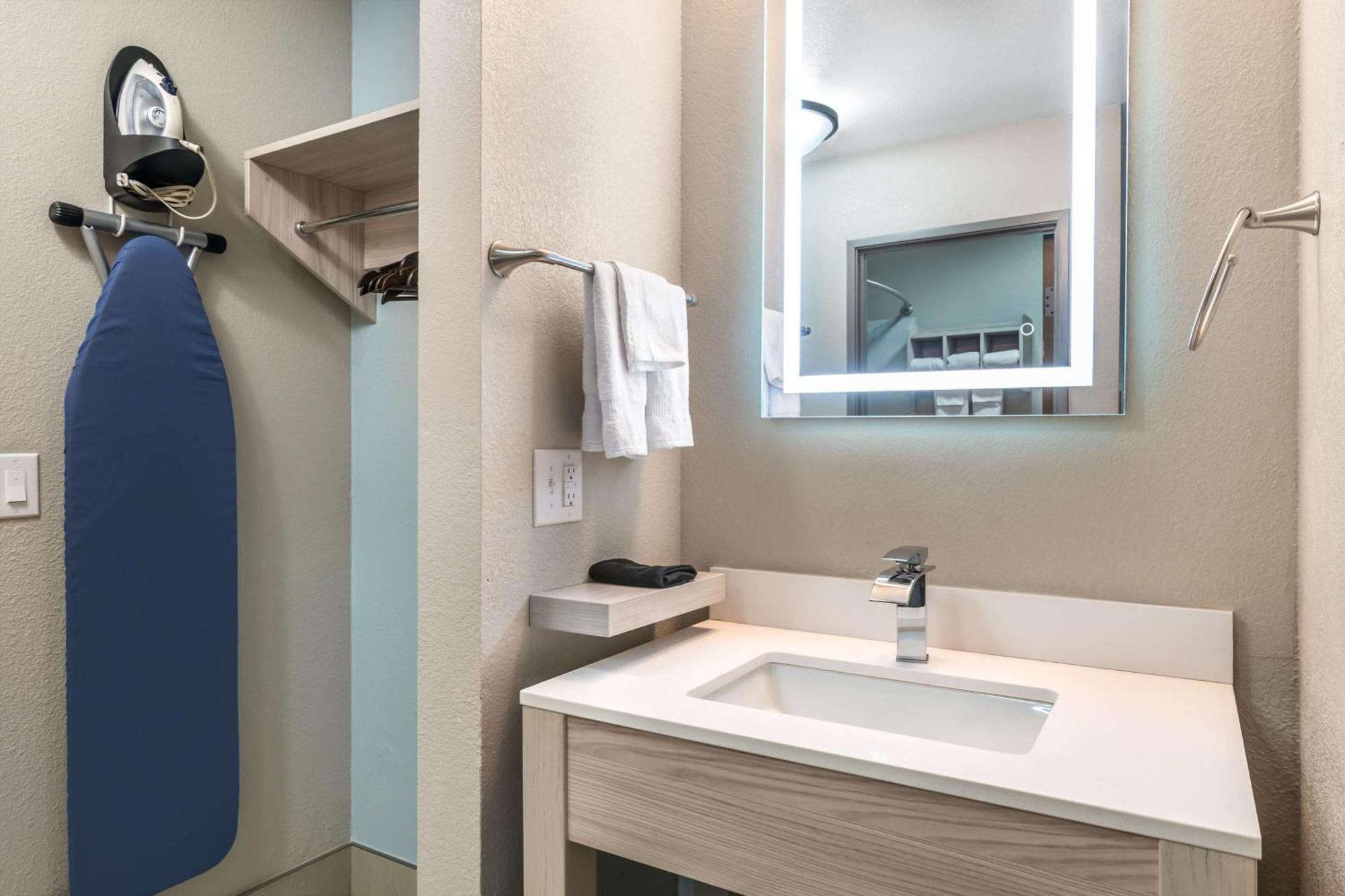 Best Western Wichita North พาร์กซิตี้ ภายนอก รูปภาพ